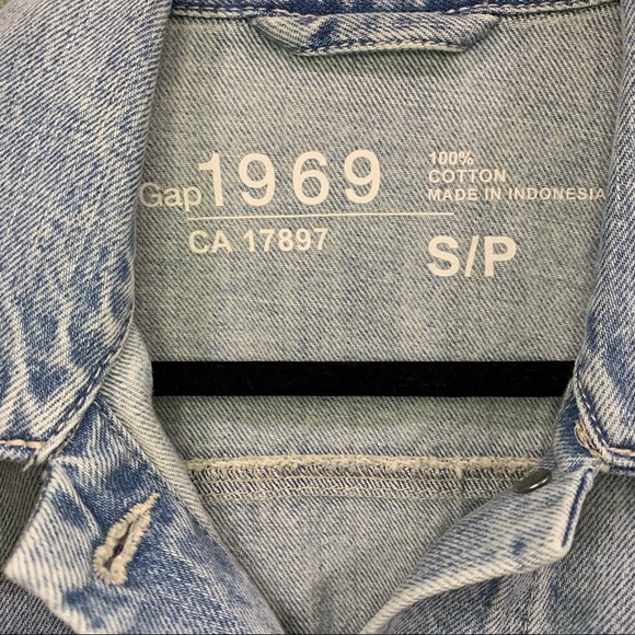 GAP 1969 Light Wash Denim Jacket - Picture 8 of 12
